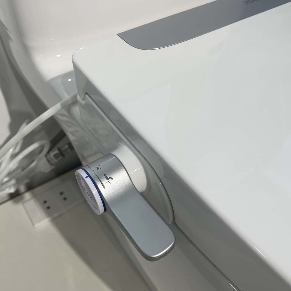 Bồn cầu 1 khối xả cảm ứng nắp rửa cơ INAX ACT-902 + CW-S32VN