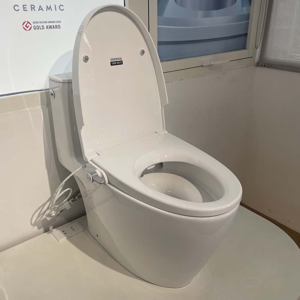 Bồn cầu 1 khối xả cảm ứng nắp rửa cơ INAX ACT-902 + CW-S32VN