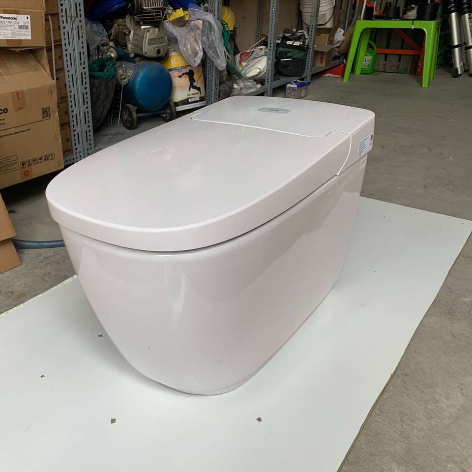 Bồn cầu điện tử Saras Light-E INAX AC-816VN (AC816VN)