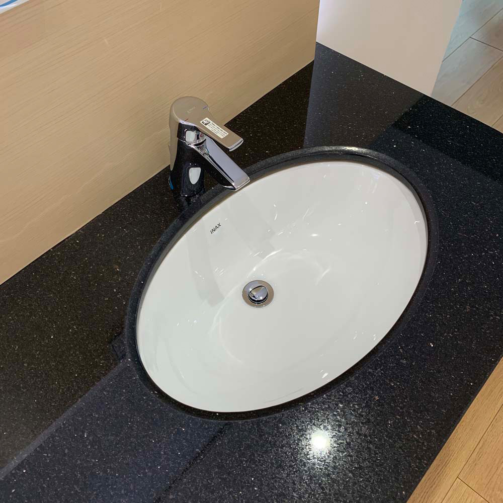Chậu rửa mặt lavabo âm bàn INAX L-2216V/BW1
