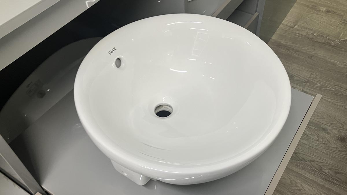 Chậu rửa mặt lavabo bán âm INAX L-333V (L333V)