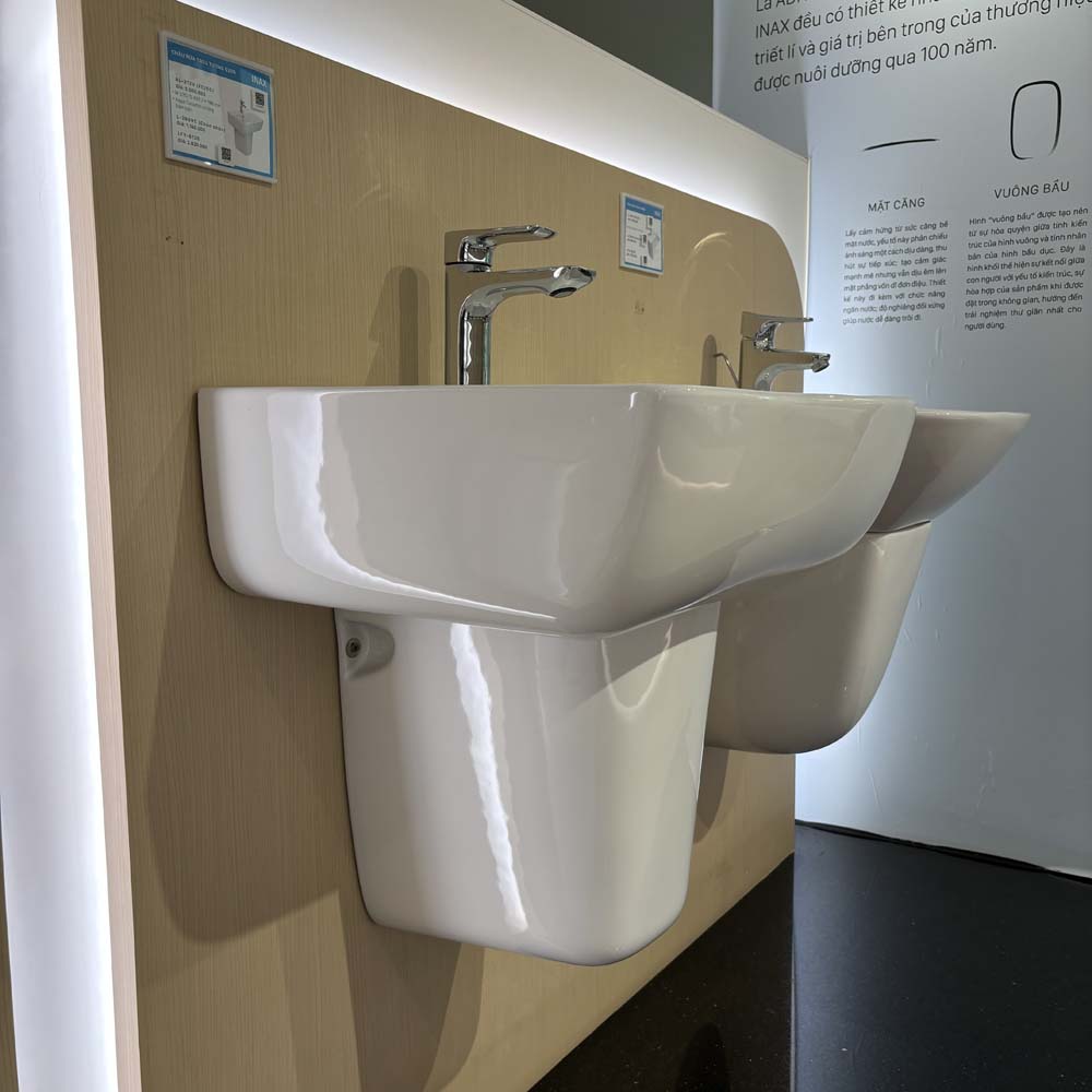 Chậu rửa lavabo treo tường INAX AL-312V (AL312V) (AL-312VFC) men Aqua Ceramic