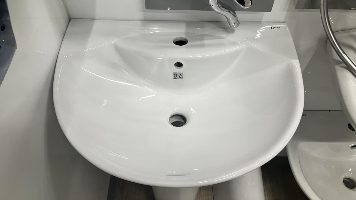 Chậu rửa lavabo treo tường INAX L-288V (L288V) (L-288VFC)