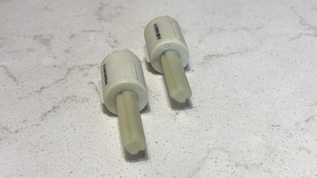 Chốt nắp đóng êm INAX A-1008VS-3/BW1