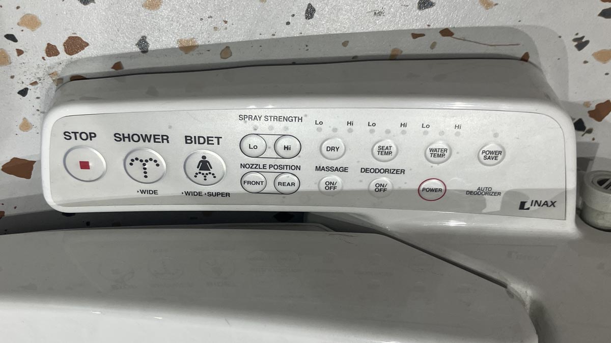 Nắp rửa điện tử INAX thông minh CW-KB22AVN (CWKB22AVN)