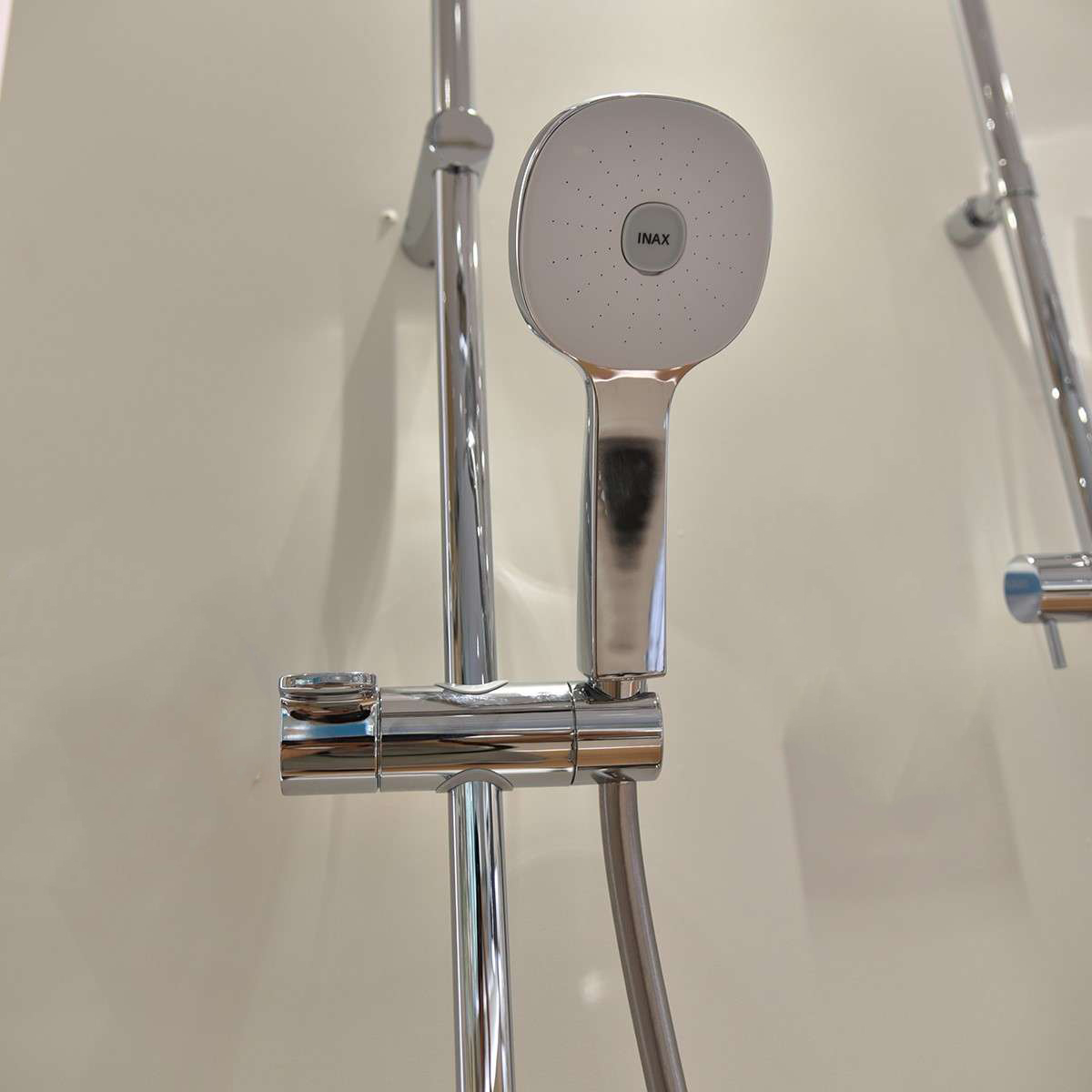 Sen cây nóng lạnh INAX BFV-615S-8C (BFV615S8C)