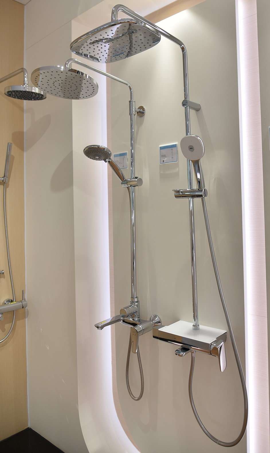 https://cdn.hita.com.vn/storage/products/inax/sen-cay/bfv-635s-htt2.jpeg