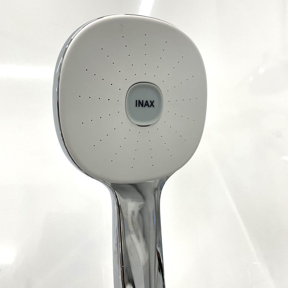 Tay sen tăng áp INAX BF-SC8 (BFSC8) (8C) màu trắng viền mạ Chrome