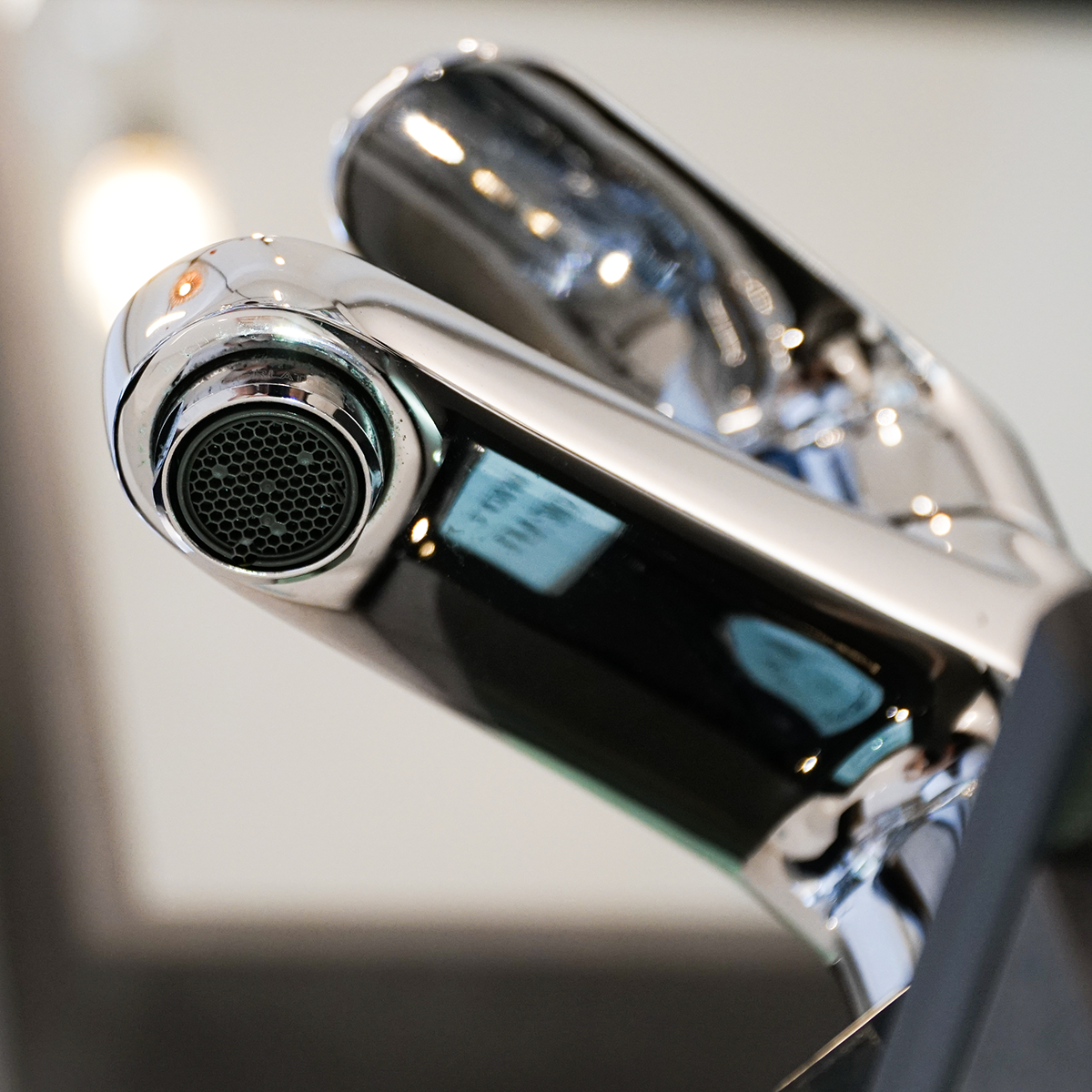 Vòi chậu lavabo nóng lạnh INAX LFV-2002S (LFV2002S)