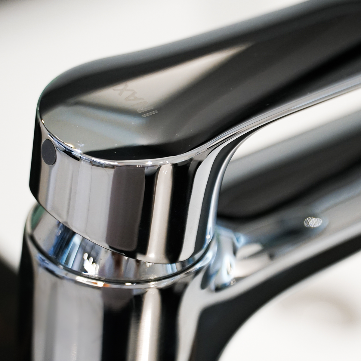 Vòi chậu lavabo lạnh INAX LFV-22S (LFV22S)