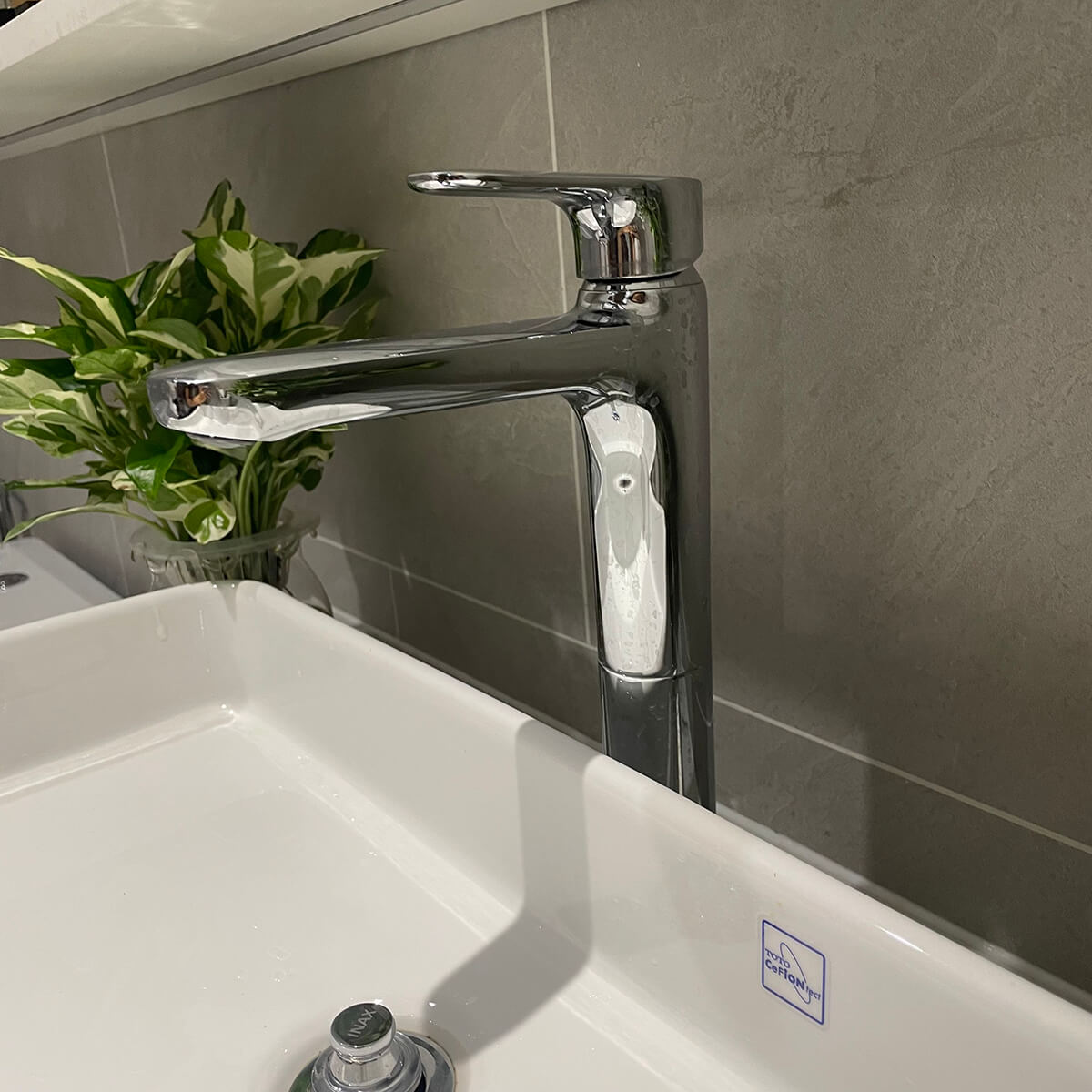 Vòi lavabo lạnh thân cao INAX LFV-22SH (LFV22SH)