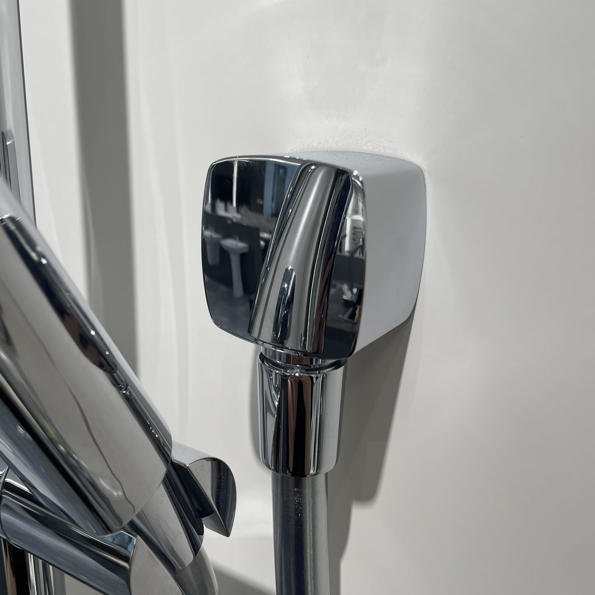 Bộ sen âm tường 2 đường nước có tẩy cặn JOMOO 37311-636