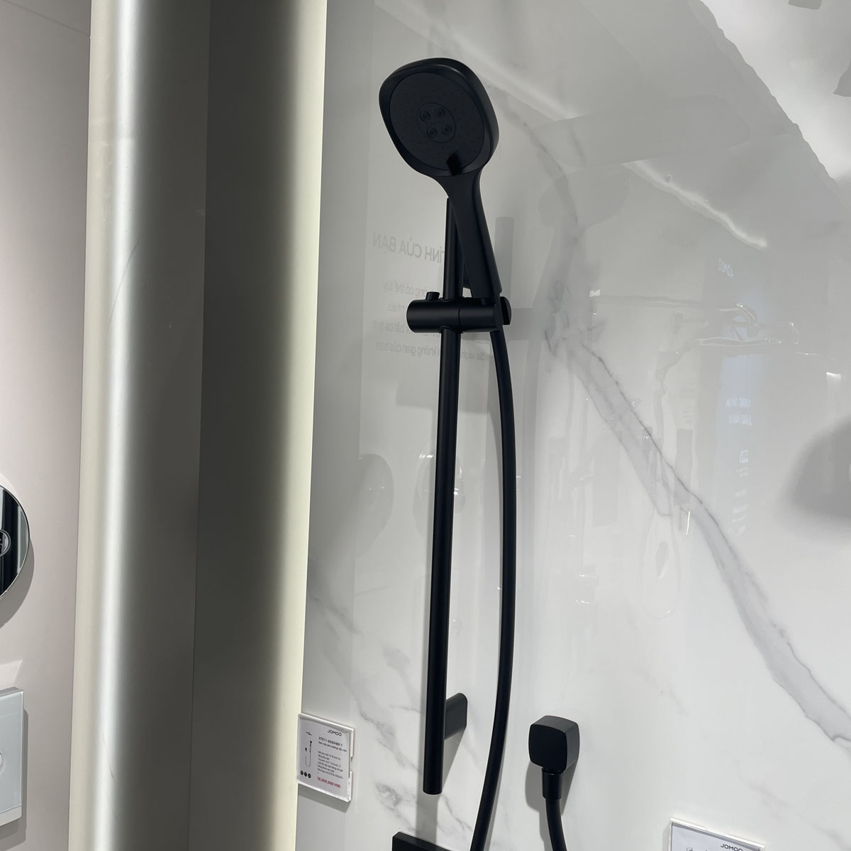 Bộ sen âm tường 2 đường nước có tẩy cặn JOMOO 37311-636