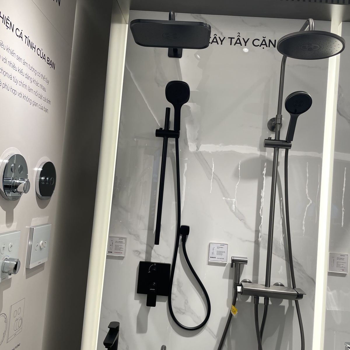 Bộ sen âm tường 2 đường nước có tẩy cặn JOMOO 37311-636