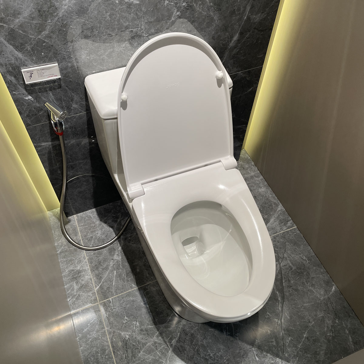 Bồn cầu 1 khối nắp êm JOMOO 11160-2-5/31K-I011