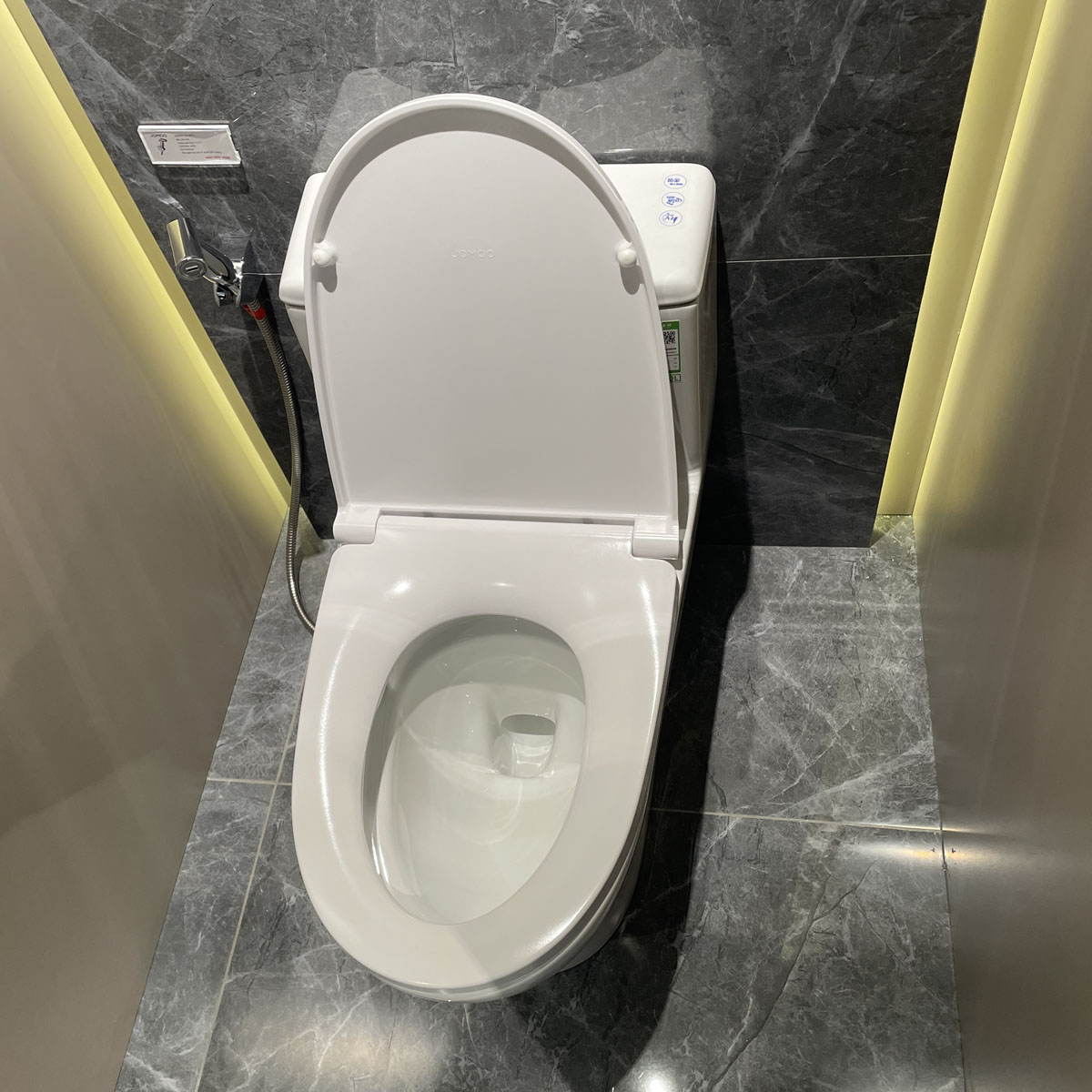 Bồn cầu 1 khối nắp êm JOMOO 11160-2-5/31K-I011