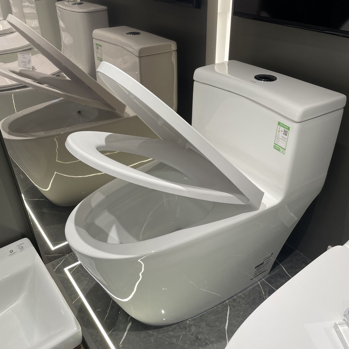 Bồn cầu 1 khối nắp êm JOMOO 11246-2/31KA-I011