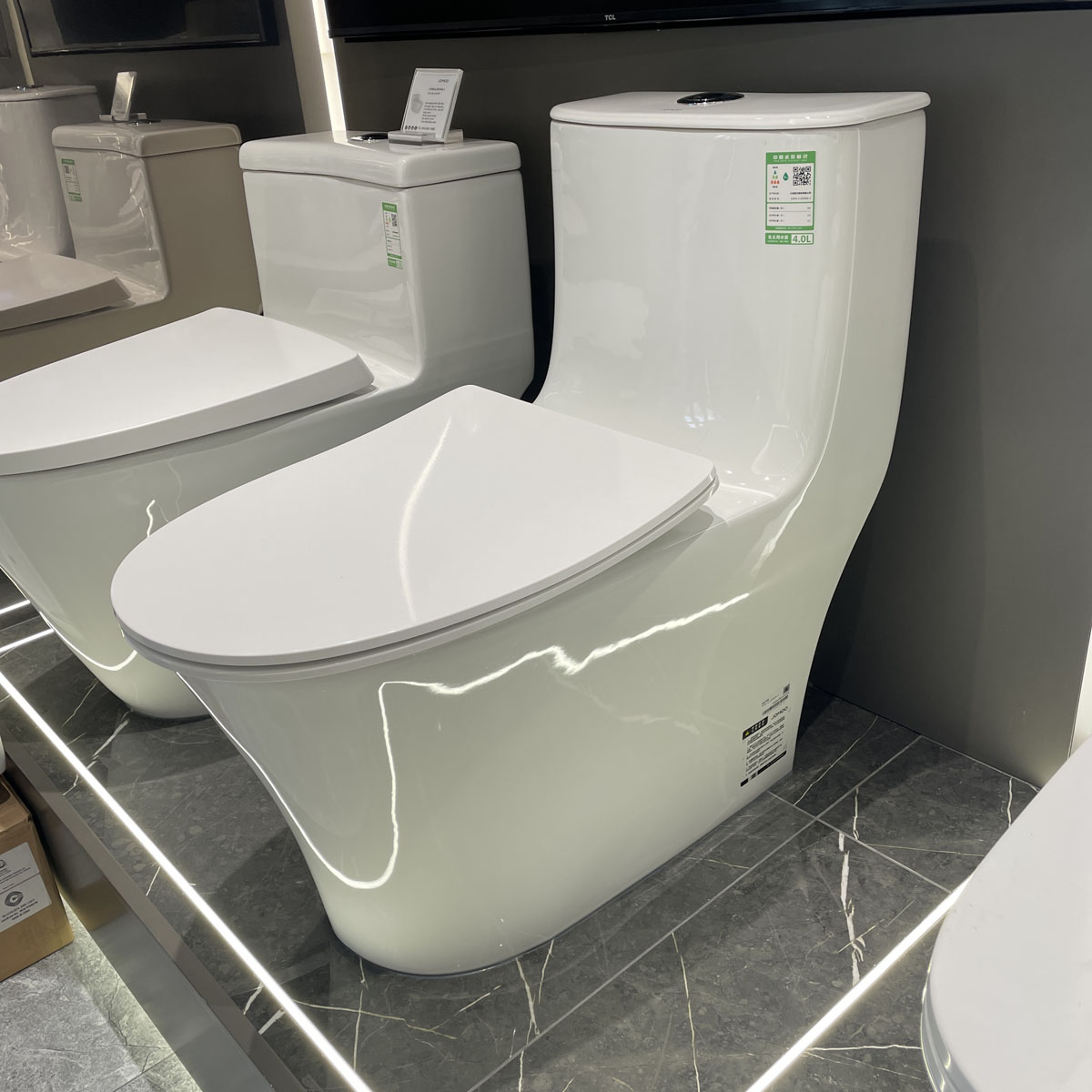 Bồn cầu 1 khối nắp êm JOMOO 11411-2/31KA-I011