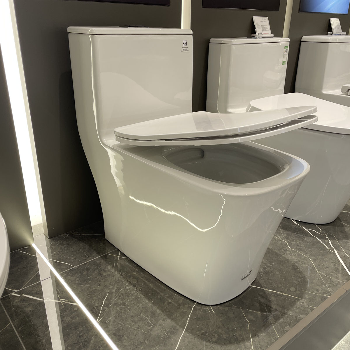 Bồn cầu 1 khối nắp êm JOMOO 11416-2-2/31K-I011