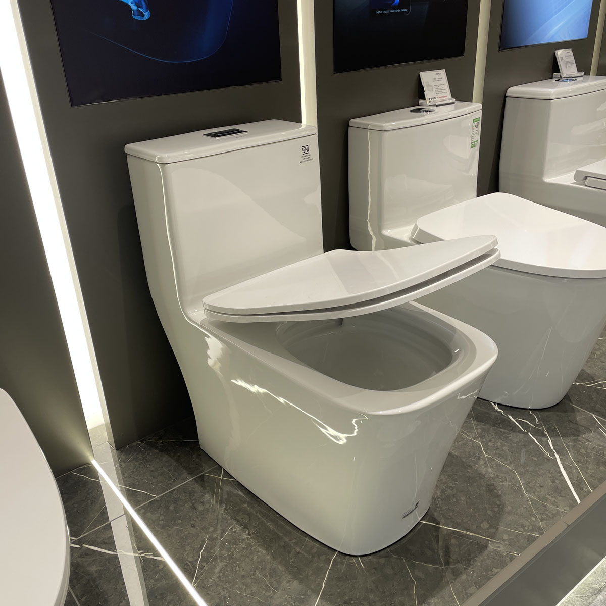 Bồn cầu 1 khối nắp êm JOMOO 11416-2-2/31K-I011