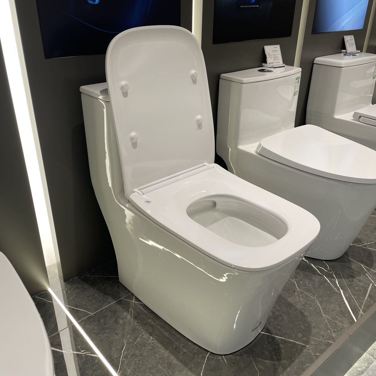 Bồn cầu 1 khối nắp êm JOMOO 11416-2-2/31K-I011