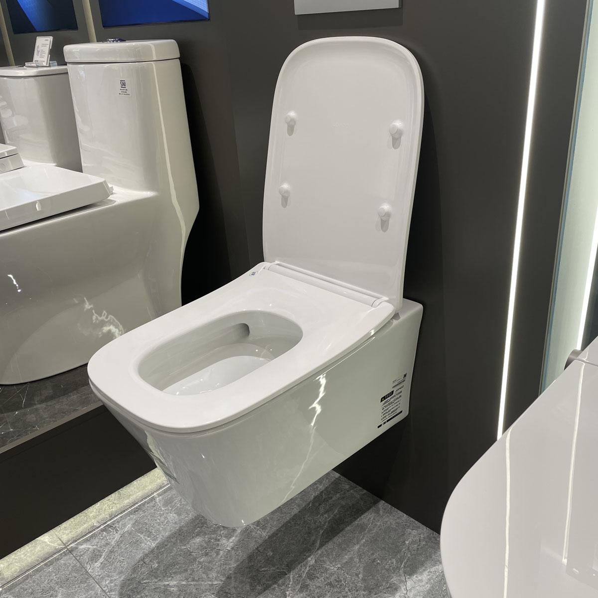 Bồn cầu treo tường nắp êm JOMOO 11405-2/11KA-I011