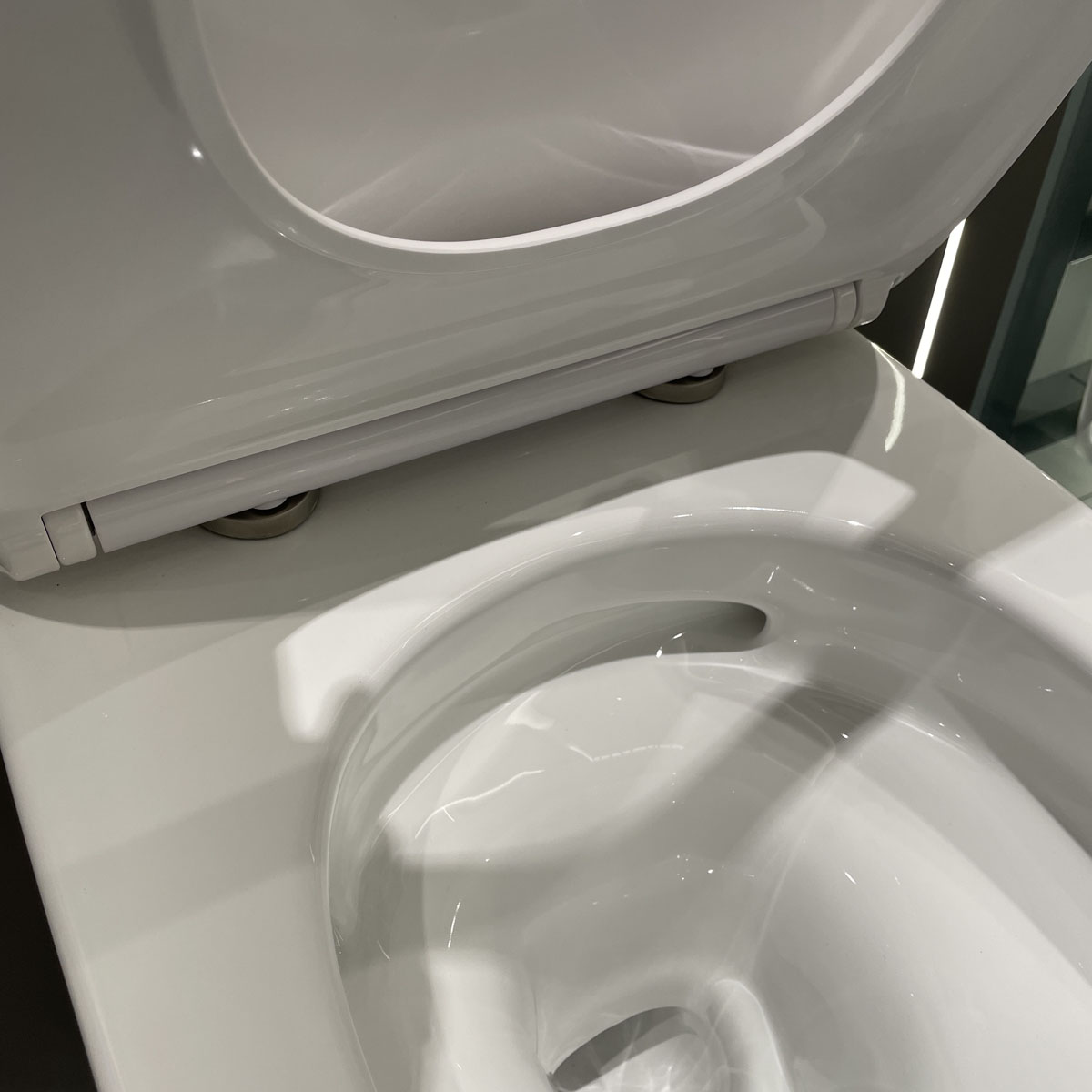 Bồn cầu treo tường nắp êm JOMOO 11405-2/11KA-I011