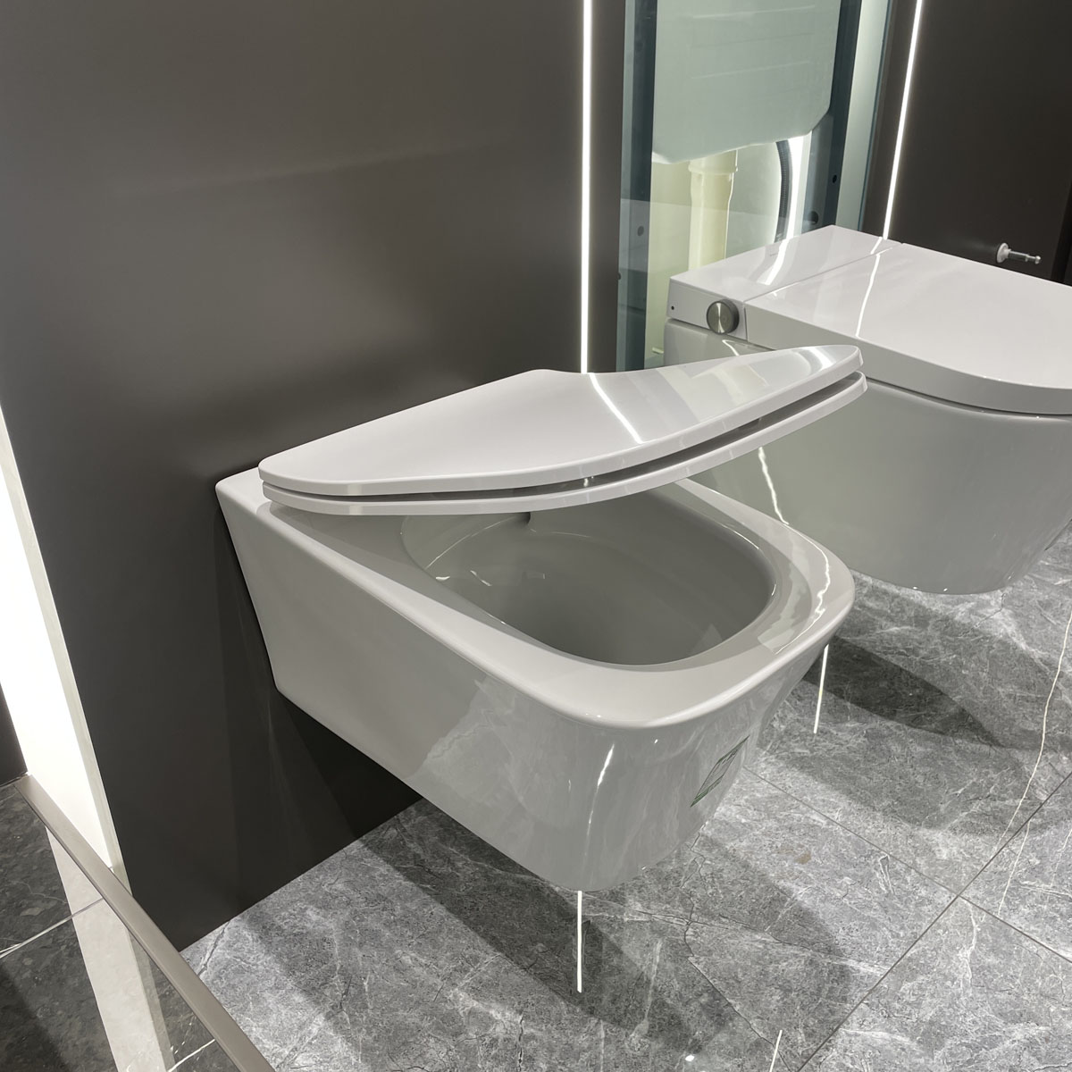 Bồn cầu treo tường nắp êm JOMOO 11405-2/11KA-I011