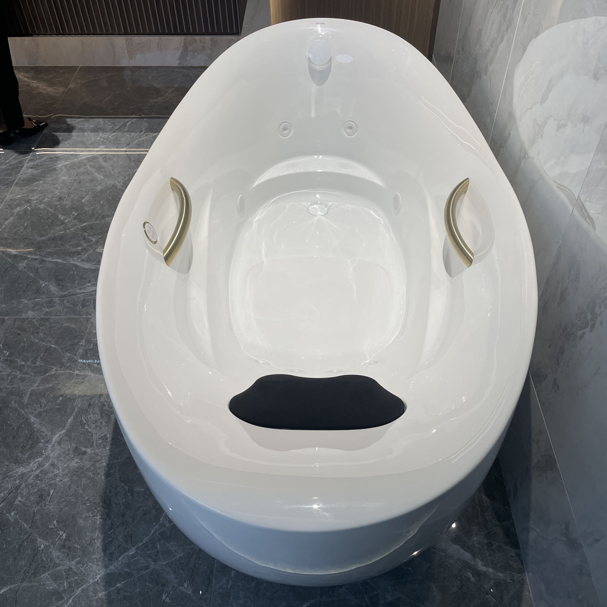 Bồn tắm đặt sàn 1m8 JOMOO YK02118-1A01-1 massage sục khí