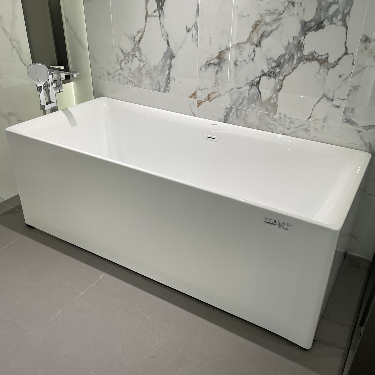 Bồn tắm đặt sàn 1m7 JOMOO YR02617-1A01-1