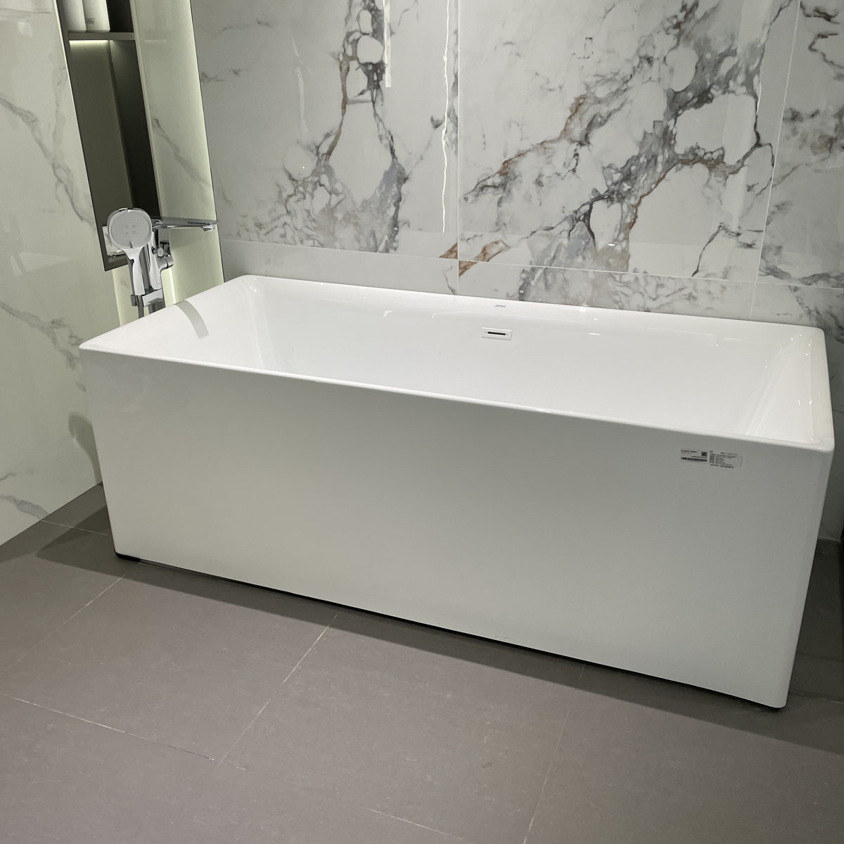 Bồn tắm đặt sàn 1m7 JOMOO YR02617-1A01-1