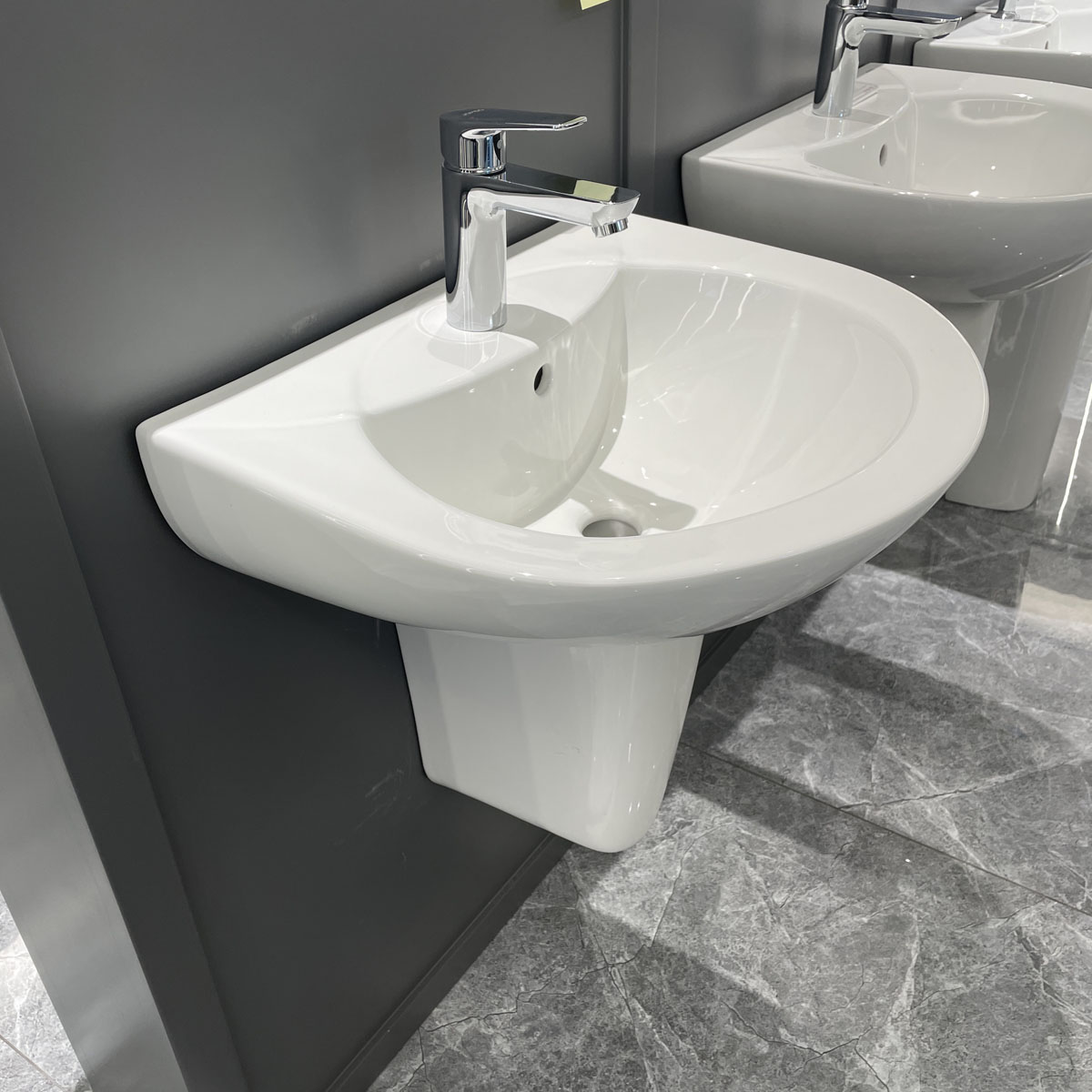 Chậu rửa mặt lavabo treo tường JOMOO 12162-1/11P-I011