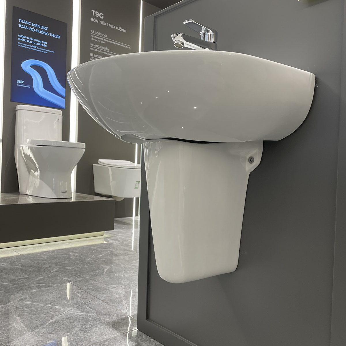 Chậu rửa mặt lavabo treo tường JOMOO 12162-1/11P-I011