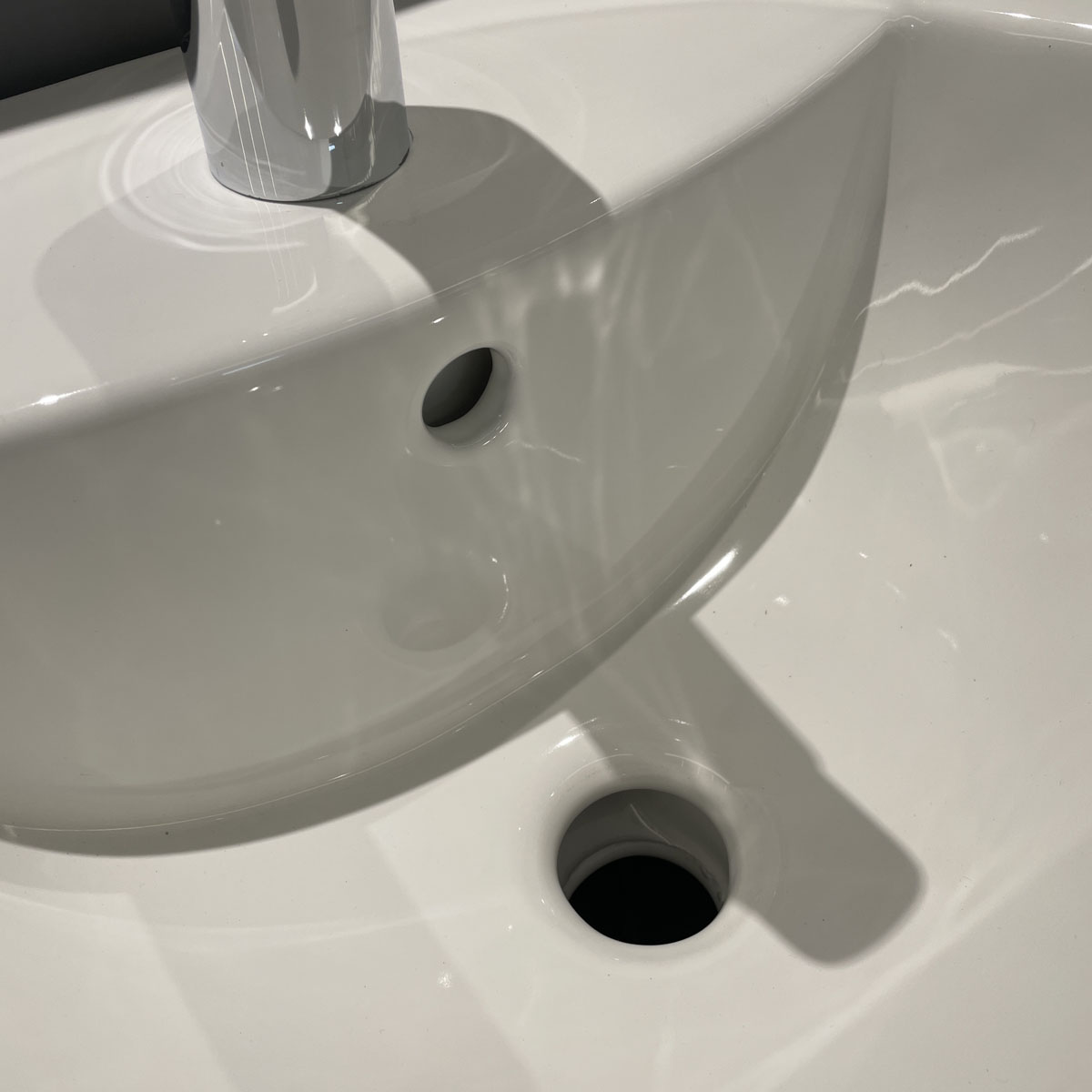 Chậu rửa mặt lavabo treo tường JOMOO 12162-1/11P-I011