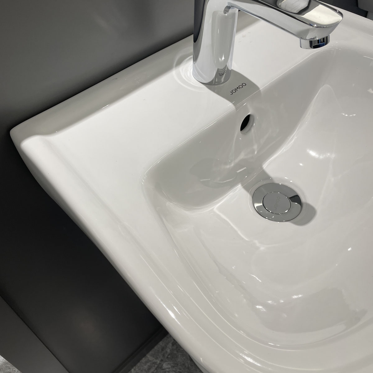 Chậu rửa mặt lavabo treo tường chân dài JOMOO 12803-1/11P-I011