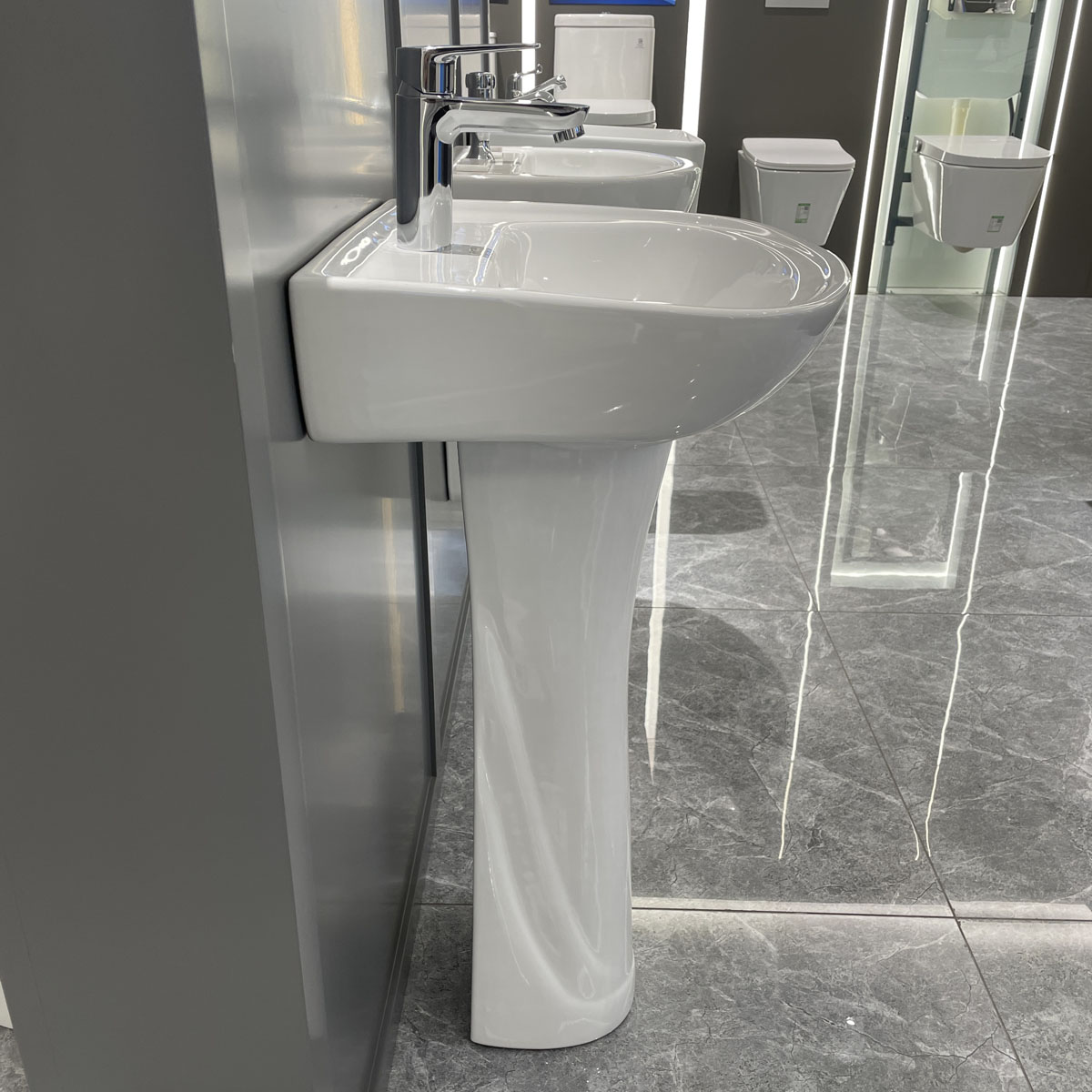 Chậu rửa mặt lavabo treo tường chân dài JOMOO 12803-1/11P-I011