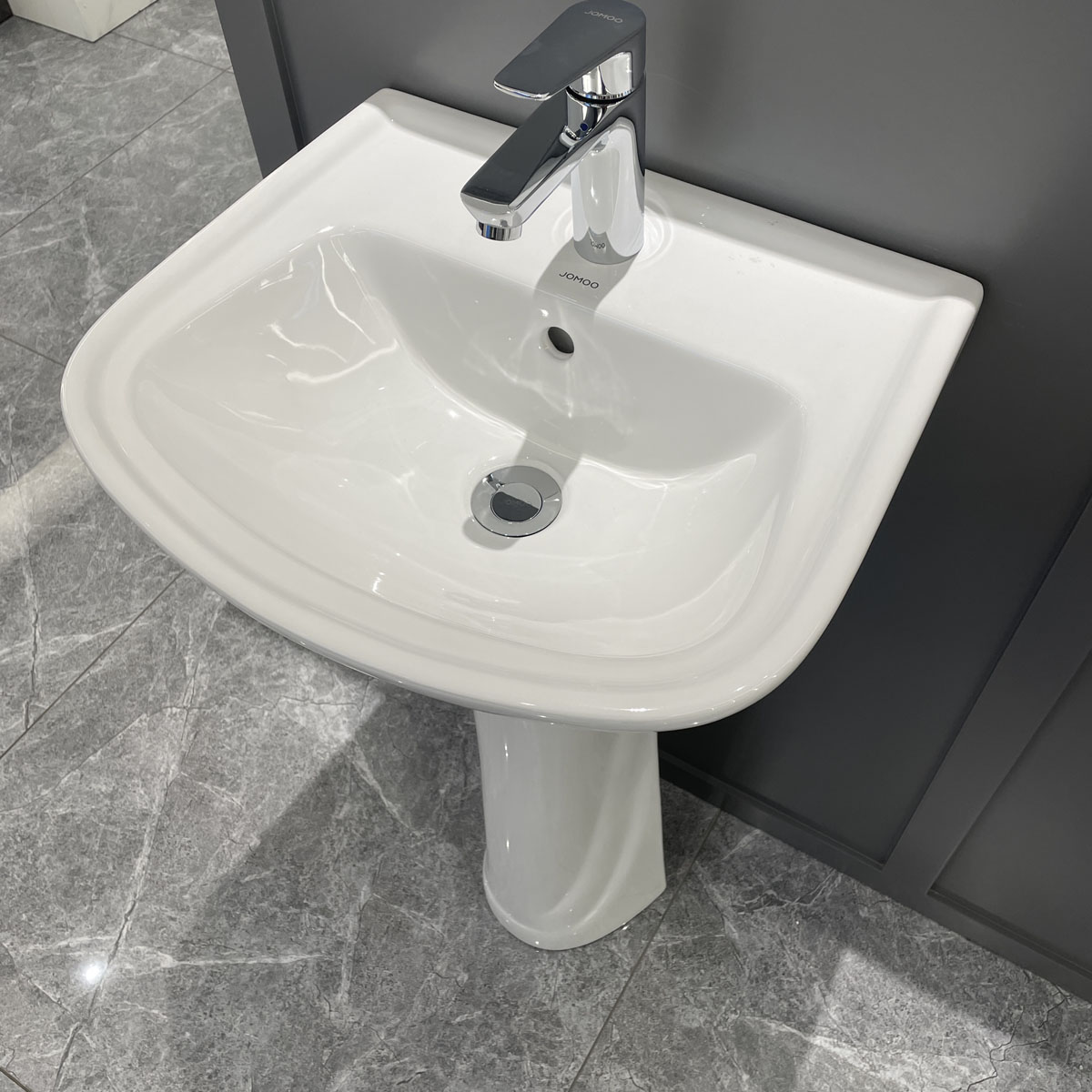 Chậu rửa mặt lavabo treo tường chân dài JOMOO 12803-1/11P-I011