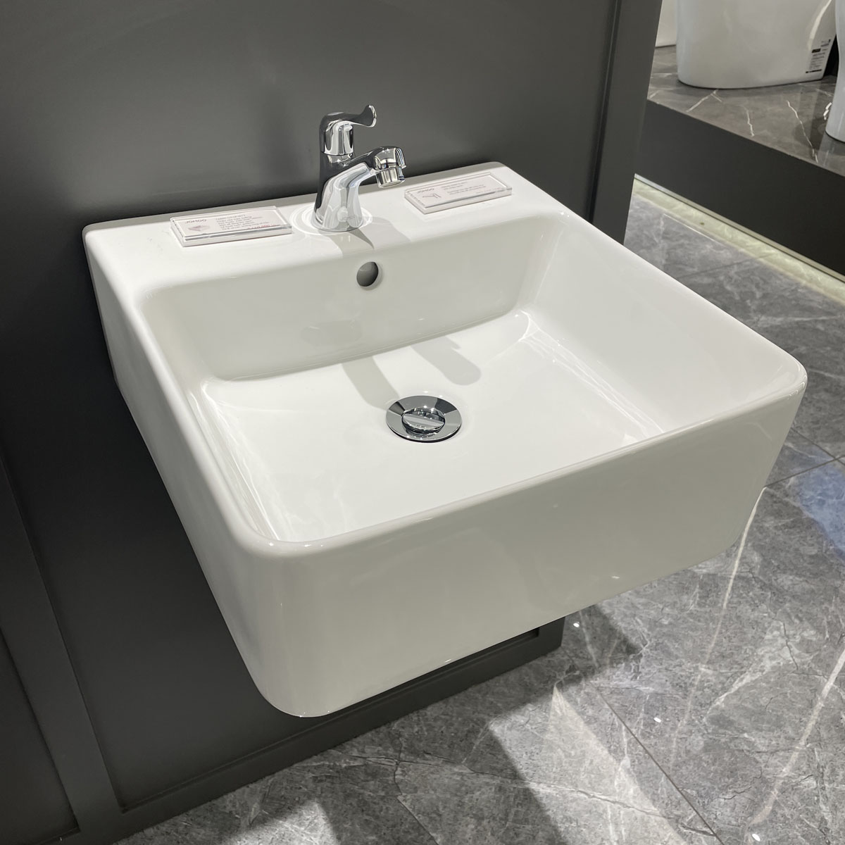 Chậu rửa mặt lavabo treo tường JOMOO 12807-1/11P-I011