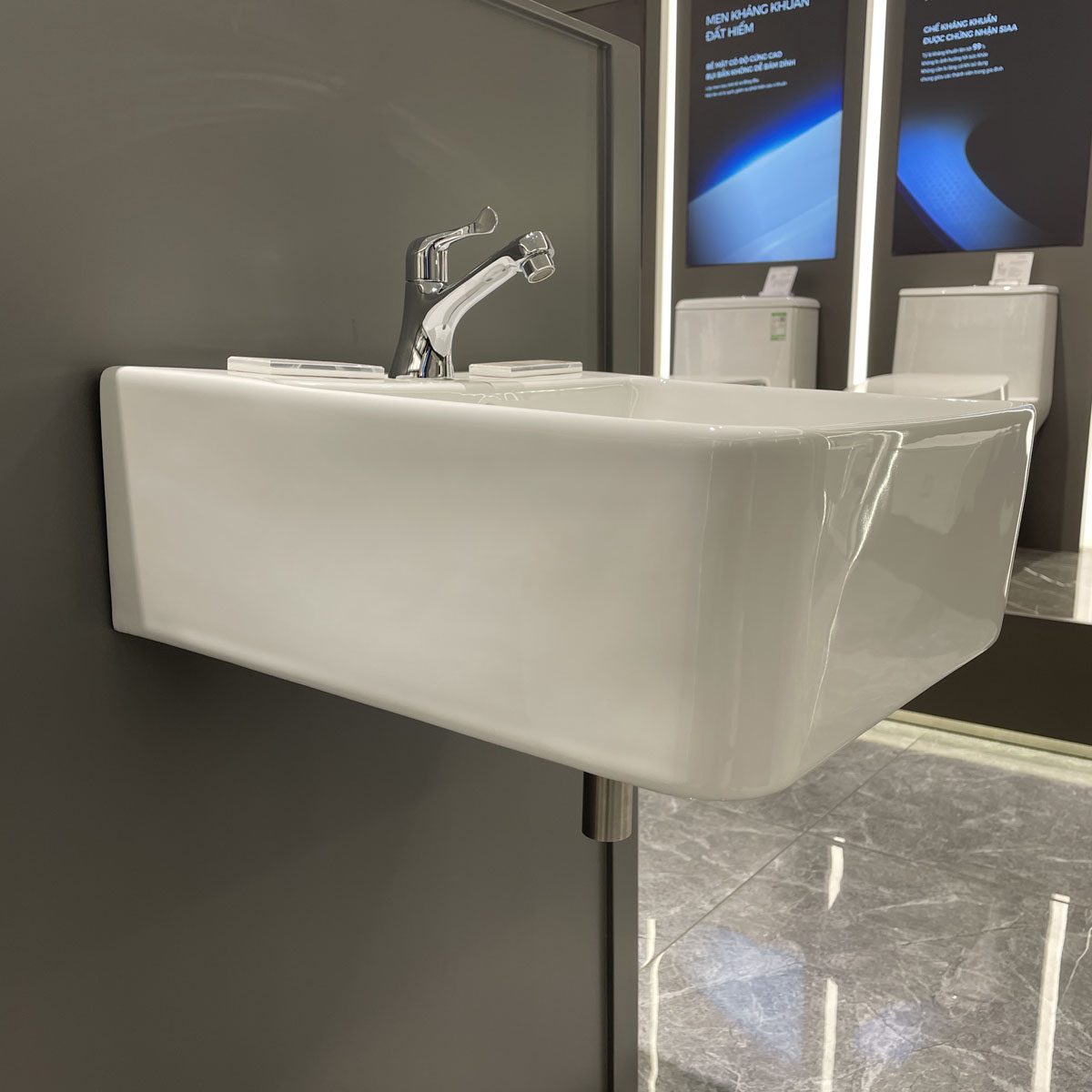 Chậu rửa mặt lavabo treo tường JOMOO 12807-1/11P-I011