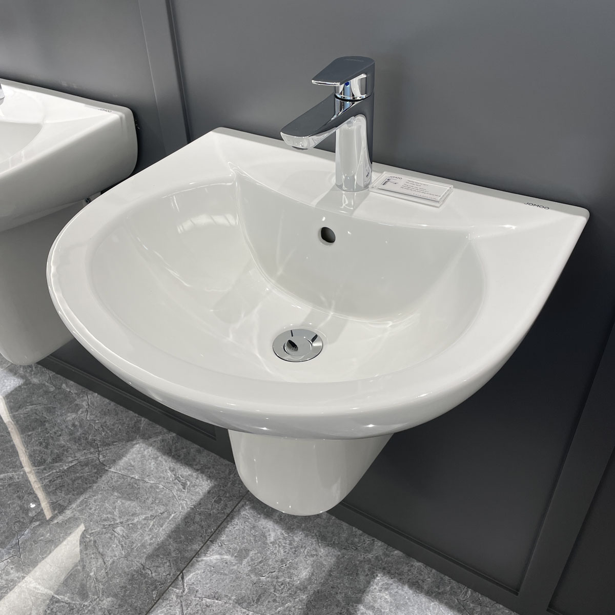 Chậu rửa mặt lavabo treo tường chân lửng JOMOO P12748-1/11P-1