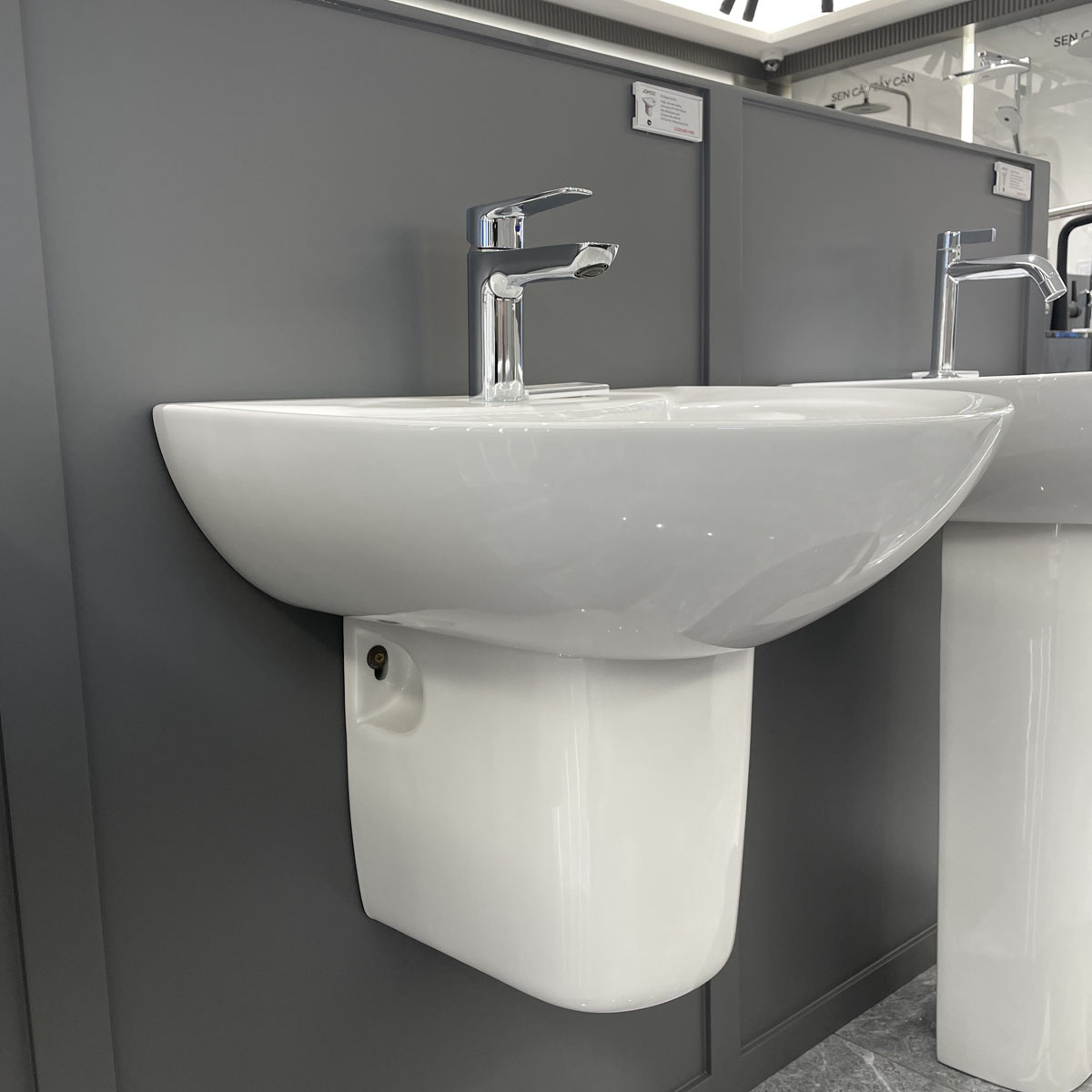 Chậu rửa mặt lavabo treo tường chân lửng JOMOO P12748-1/11P-1