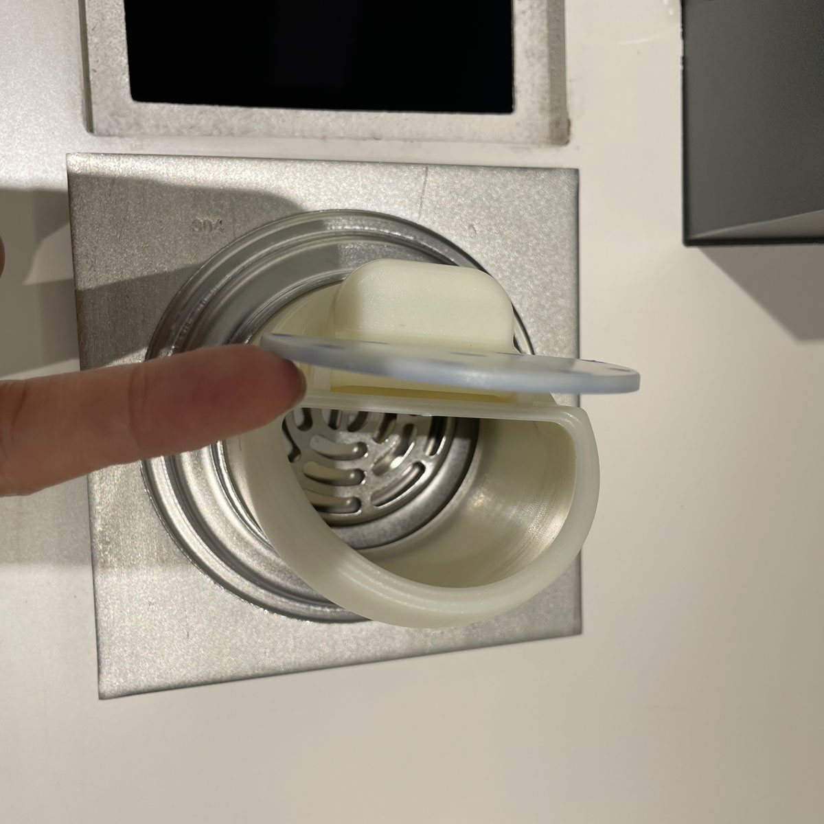 Phễu thoát sàn 12x12cm ngăn mùi JOMOO 92161-7B-I021