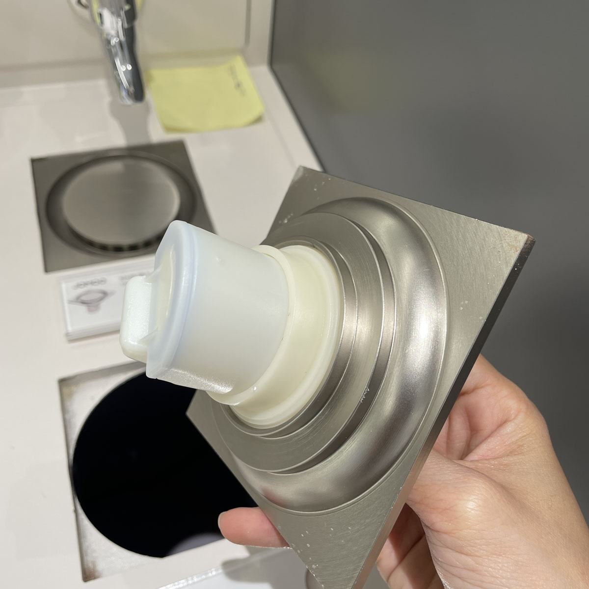 Phễu thoát sàn 10x10cm JOMOO 92495-5B-I011