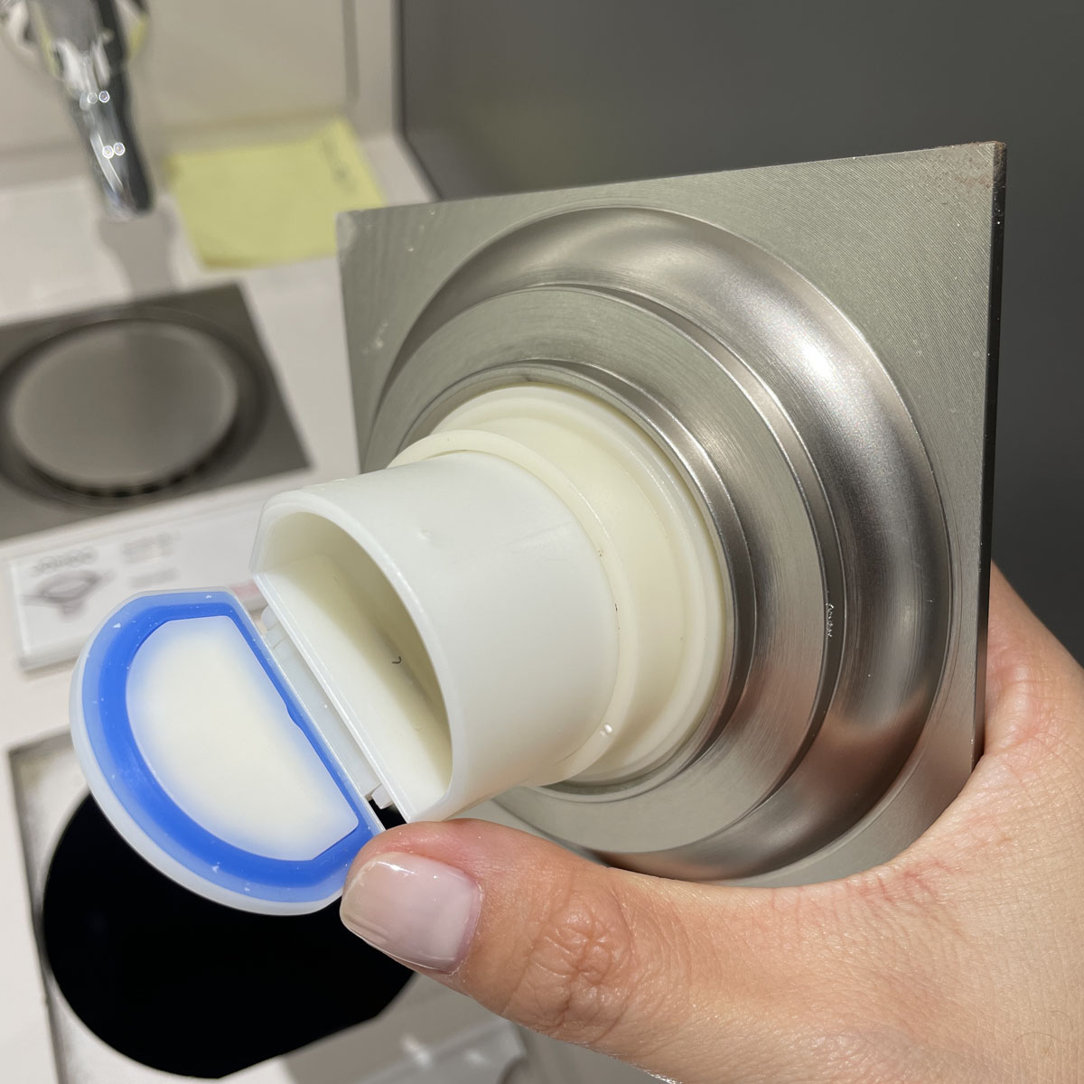 Phễu thoát sàn 10x10cm JOMOO 92495-5B-I011