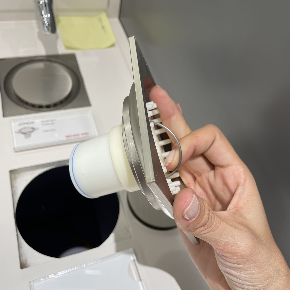 Phễu thoát sàn 10x10cm JOMOO 92495-5B-I011