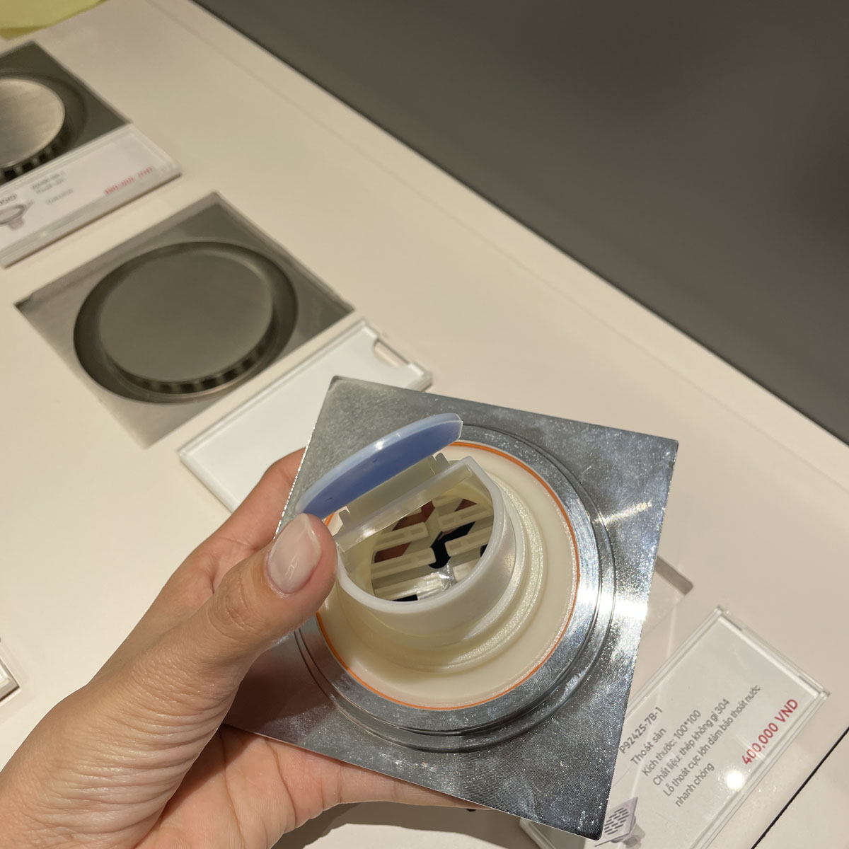 Phễu thoát sàn 10x10cm JOMOO P92425-7B-1