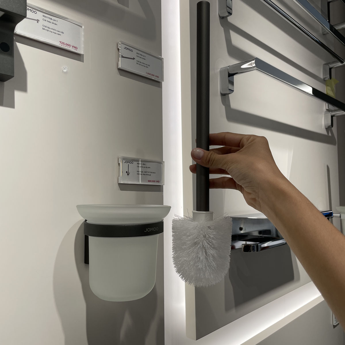 Bộ chổi cọ bồn cầu treo tường JOMOO 9301711-LH-I011