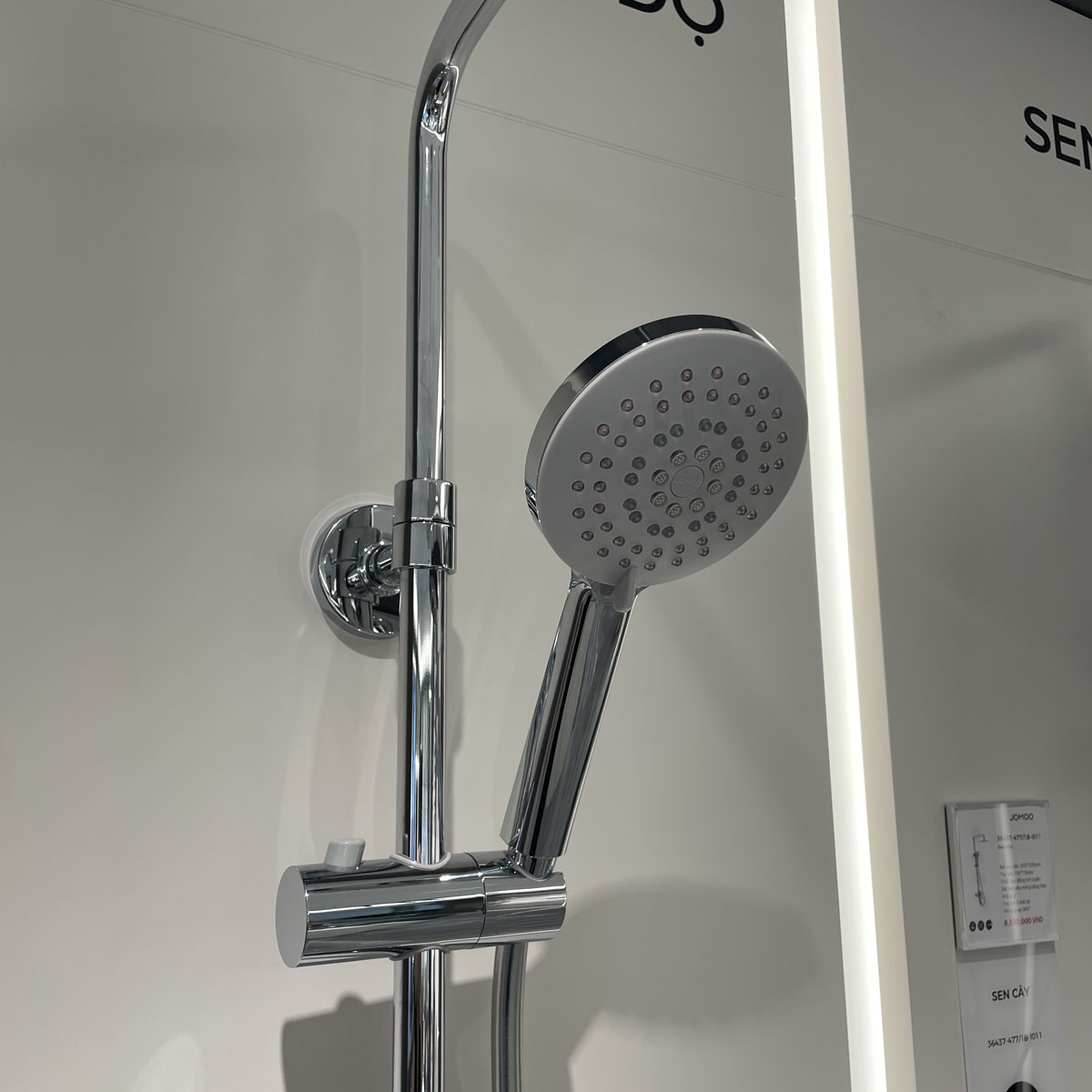 Sen cây tắm đứng ổn nhiệt có tẩy cặn JOMOO 26140-533/1B-I011