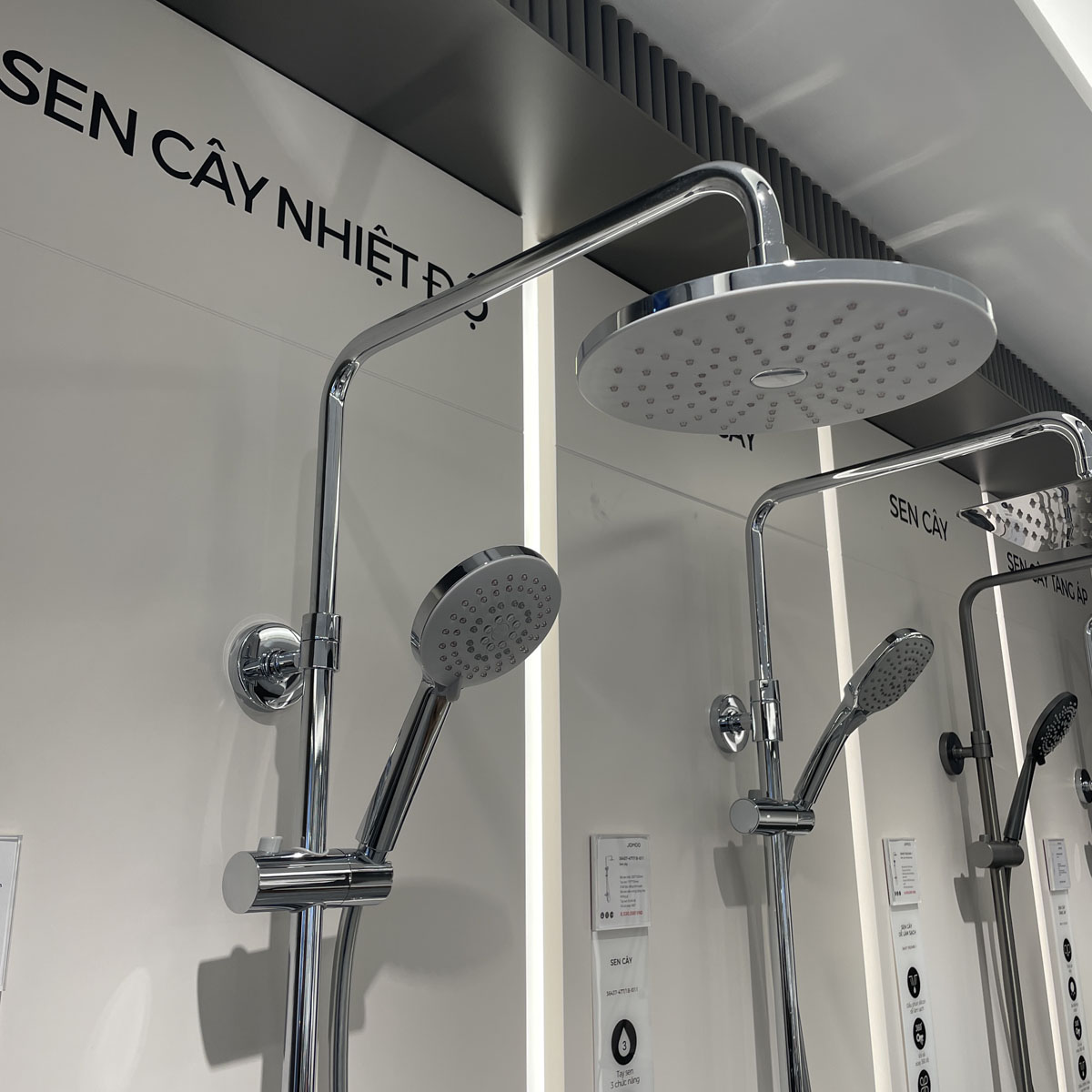 Sen cây tắm đứng ổn nhiệt có tẩy cặn JOMOO 26140-533/1B-I011