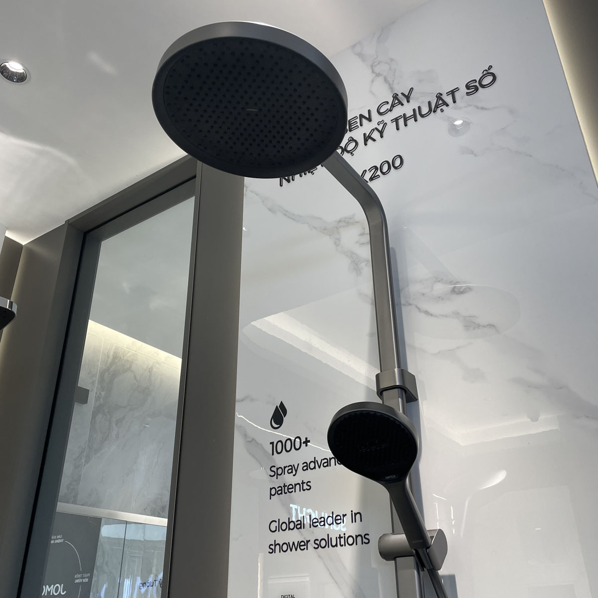 Sen cây tắm đứng ổn nhiệt có tẩy cặn JOMOO 26179-624